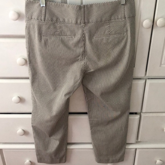 Ann Taylor Ladies size 8 striped cotton capri’s - Picture 7 of 16